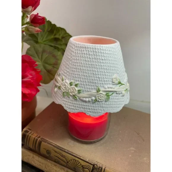 Yankee Candle Small Candle Shade White Lace Roses Pearls Wedding - Picture 2 of 8